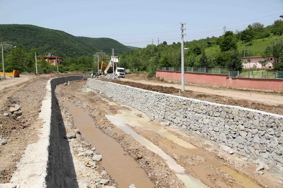 KARTEPE EŞME MADEN VE YUKARI DERELERİ ISLAH EDİLİYOR