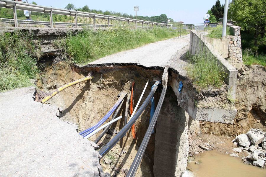 KARTEPE EŞME MADEN VE YUKARI DERELERİ ISLAH EDİLİYOR