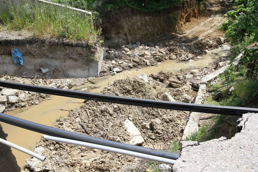 KARTEPE EŞME MADEN VE YUKARI DERELERİ ISLAH EDİLİYOR
