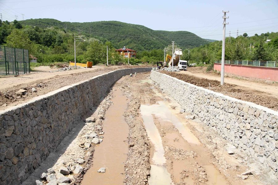 KARTEPE EŞME MADEN VE YUKARI DERELERİ ISLAH EDİLİYOR