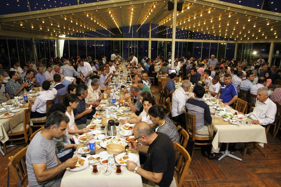 İSU’DA 3. GELENEKSEL İFTAR PROGRAMI GEBZE’DE YAPILDI