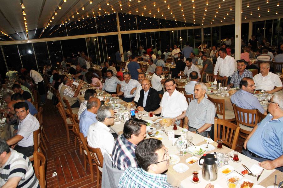İSU’DA 3. GELENEKSEL İFTAR PROGRAMI GEBZE’DE YAPILDI
