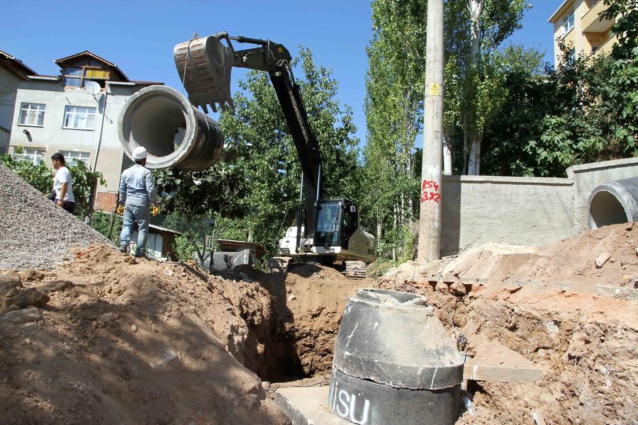 DERİNCE SIRRIPAŞA MAHALLESİ’NDE YAĞMURSUYU HATTI