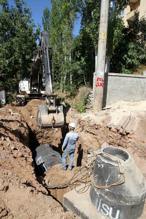 DERİNCE SIRRIPAŞA MAHALLESİ’NDE YAĞMURSUYU HATTI