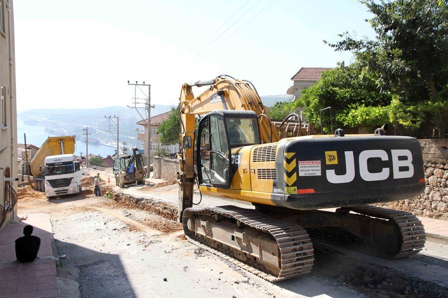 KÖRFEZ HEREKE’DE 22 KM ALTYAPI YENİLENİYOR