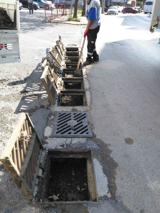 GEBZE’DE DERE, YAĞMURSUYU HAT VE IZGARALARI TEMİZLENİYOR