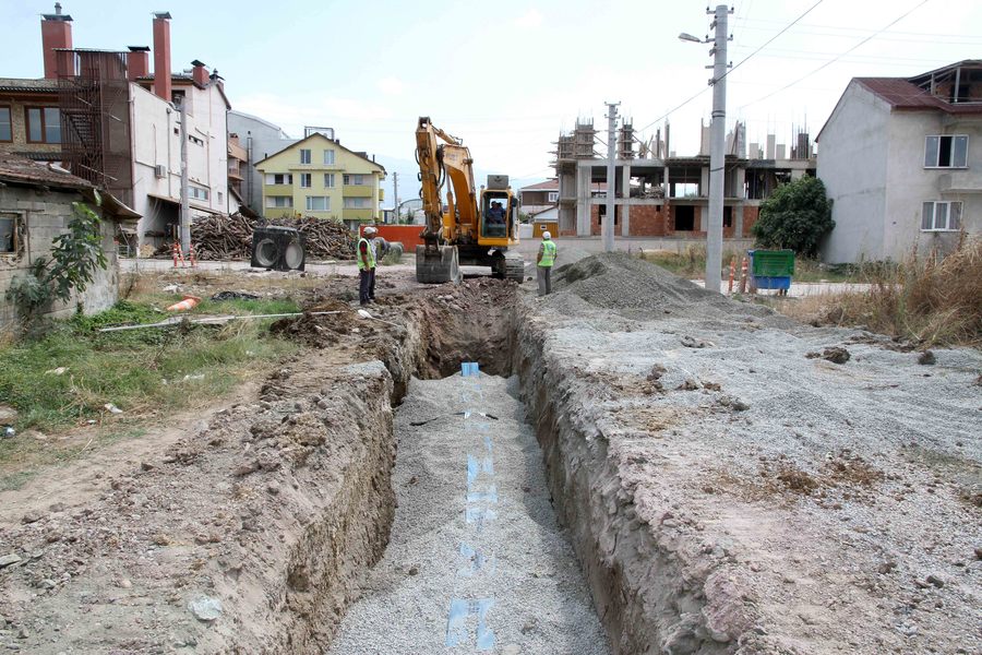 KARTEPE UZUNÇİFTLİK ATAKENT MAHALLESİ’NDE YAĞMURSUYU HATTI YAPILDI