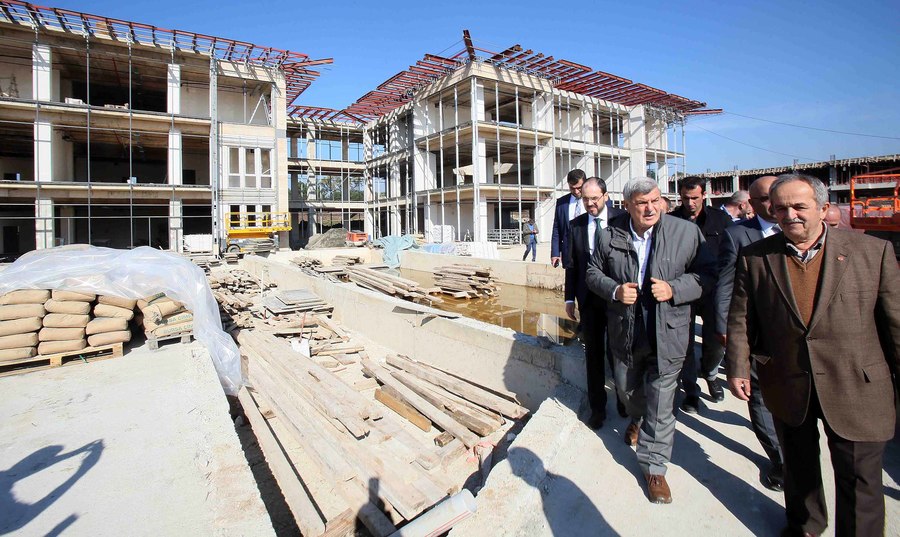 BAŞKAN, ‘’PROJELERİMİZİ BİR BİR TAKİP EDİYORUZ’’