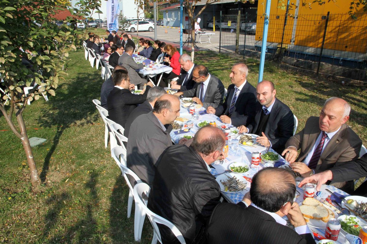 İSU’DA GELENEKSEL HAMSİ PROGRAMI