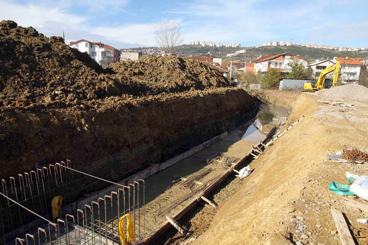 İZMİT YEŞİLOVA VE GÜNDOĞDU MAHALLELERİNDE 35 KM ALTYAPI