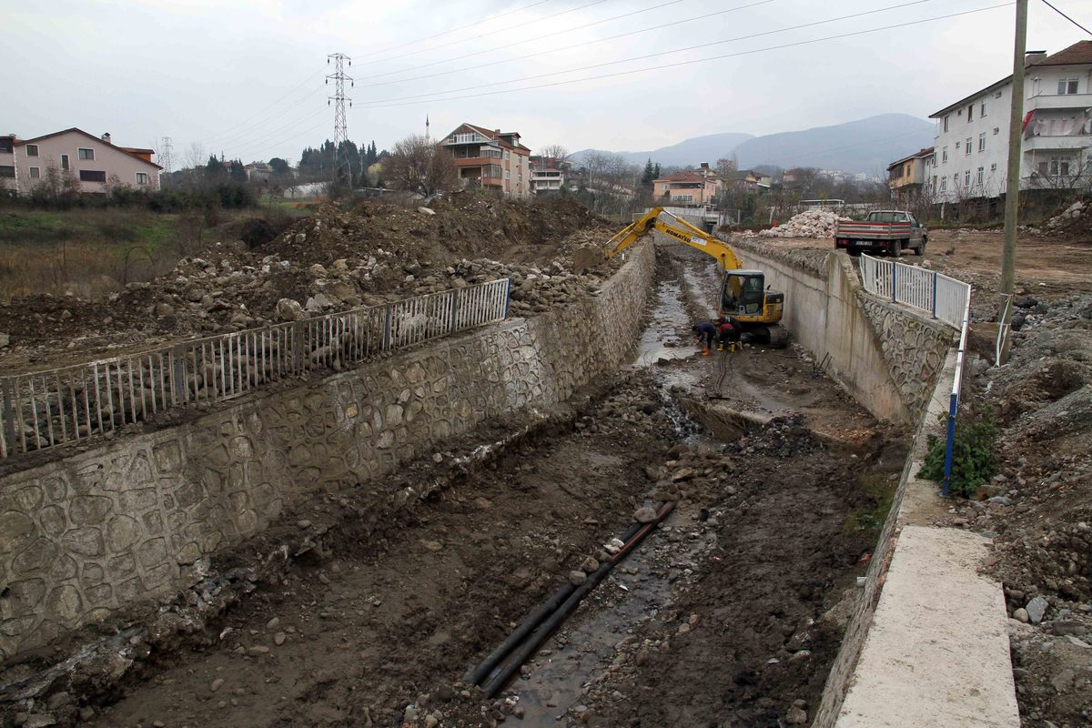 BAŞİSKELE VE KARTEPE’DE 5 DERE ISLAH EDİLİYOR.