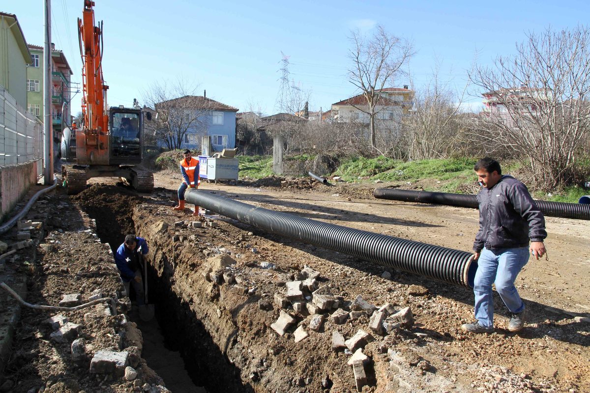 DİLOVASI ÇERKEŞLİ VE DEMİRCİ BÖLGELERİNİN ALTYAPI  PROJESİ DEVAM EDİYOR.