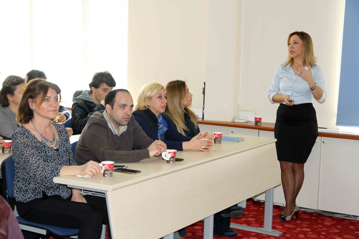 SİGARAYI BIRAKAN KURUM DOKTORU SEMİNER VERDİ, İKİ PERSONEL SİGARAYI BIRAKTI