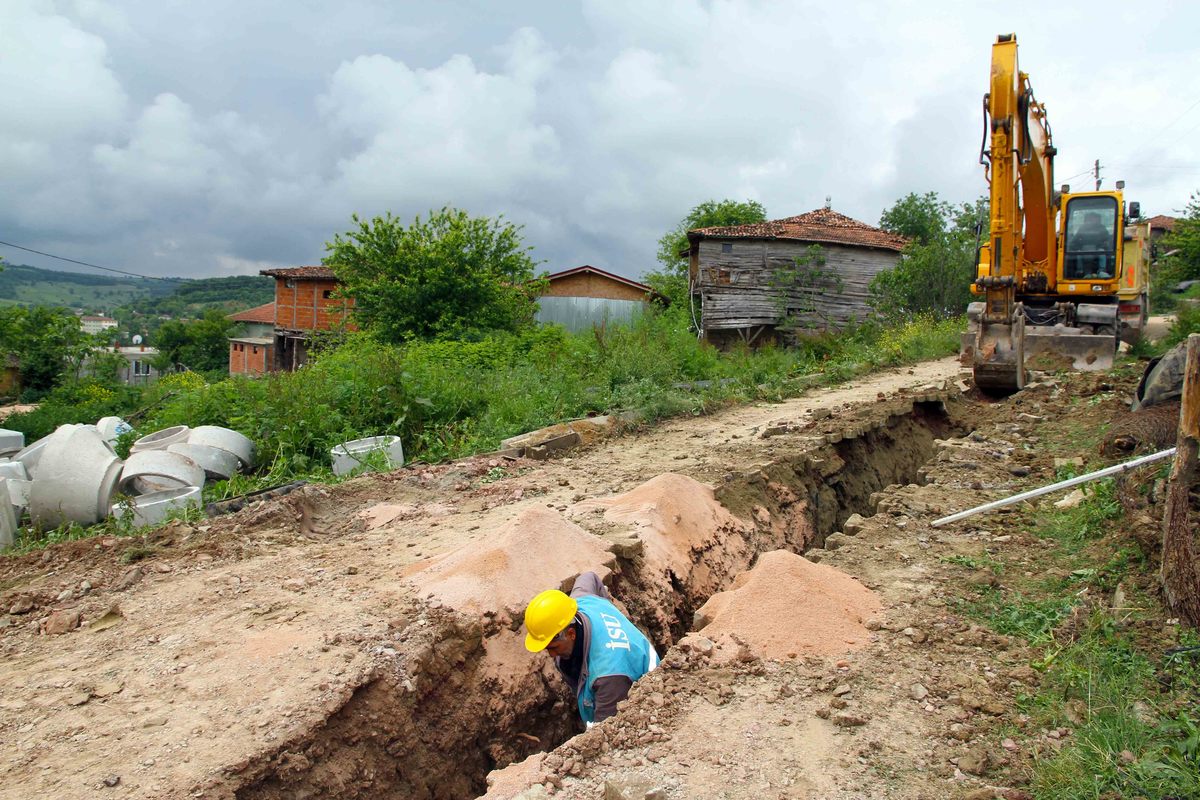 İZMİT’İN KIRSAL MAHALLELERİ SAĞLIKLI ALTYAPIYA KAVUŞUYOR