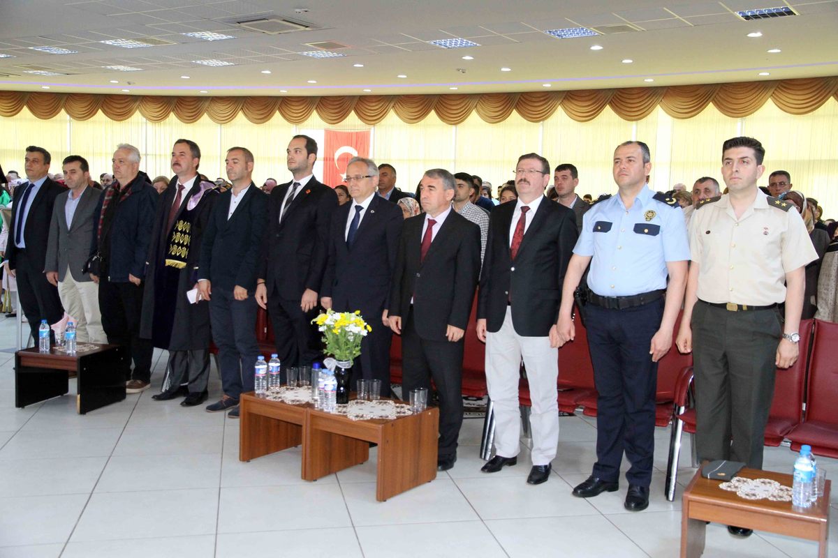  KOCAELİ ÜNİVERSİTESİ HEREKE Ö.İSMET UZUNYOL MYO’DAN İSU’YA PLAKET