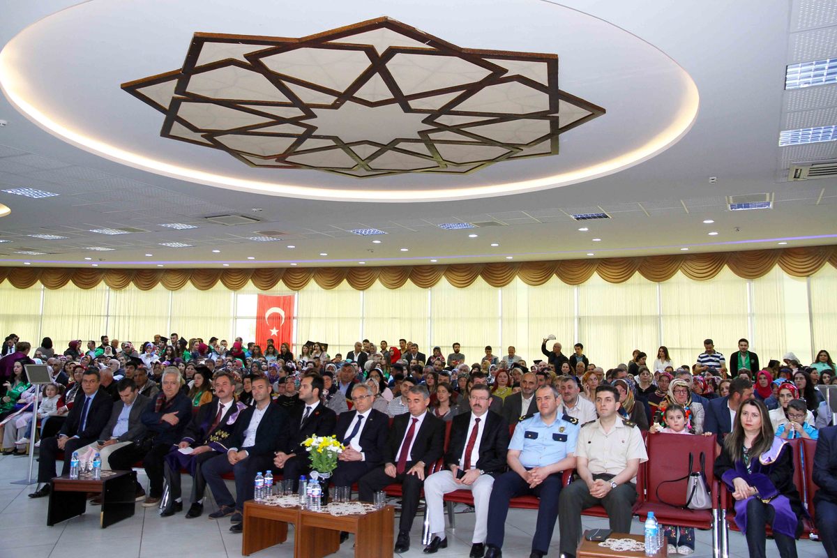   KOCAELİ ÜNİVERSİTESİ HEREKE Ö.İSMET UZUNYOL MYO’DAN İSU’YA PLAKET