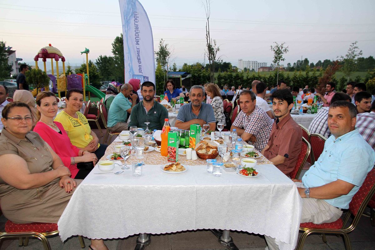 İKİNCİ İFTARI GÖLCÜK’ TE YAPILDI.