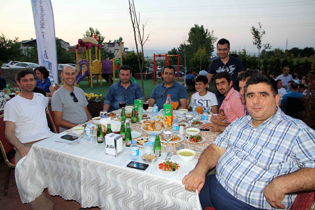 İKİNCİ İFTARI GÖLCÜK’ TE YAPILDI.