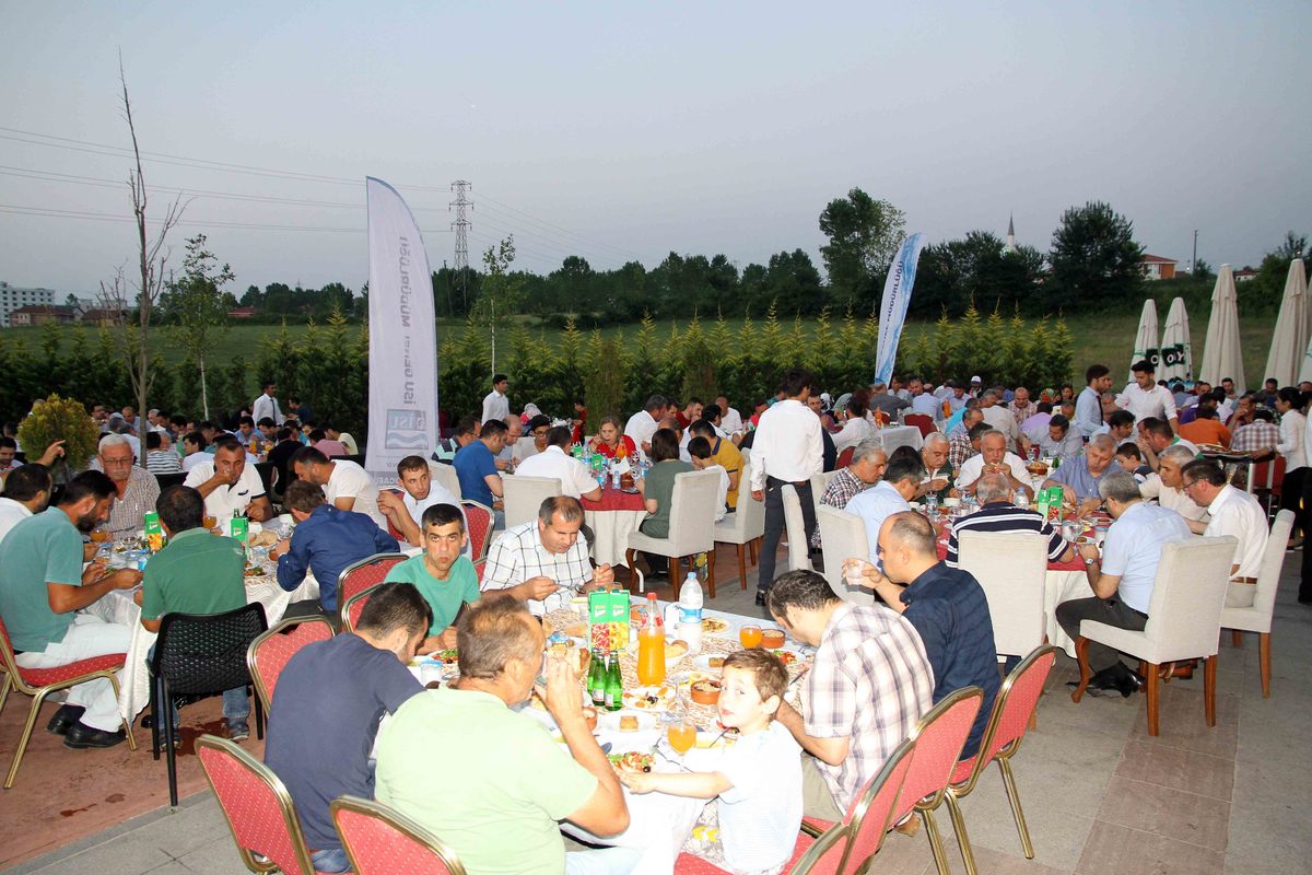 İKİNCİ İFTARI GÖLCÜK’ TE YAPILDI.
