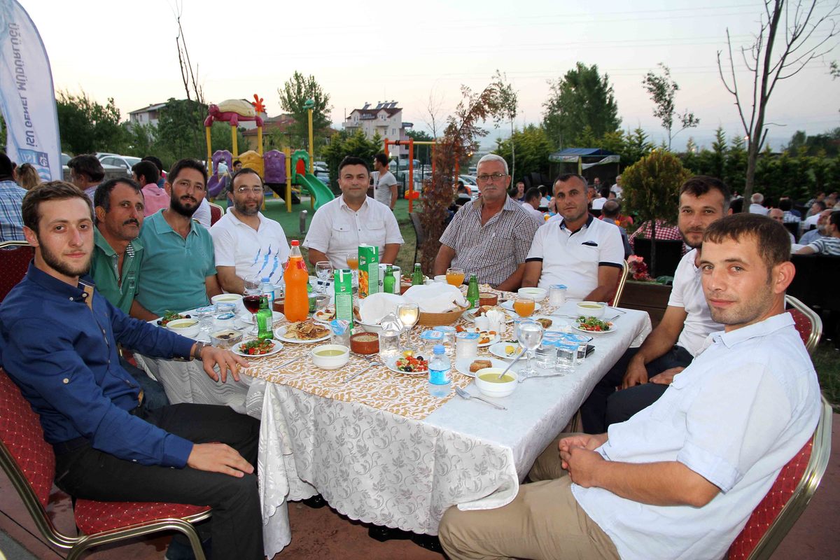 İKİNCİ İFTARI GÖLCÜK’ TE YAPILDI.