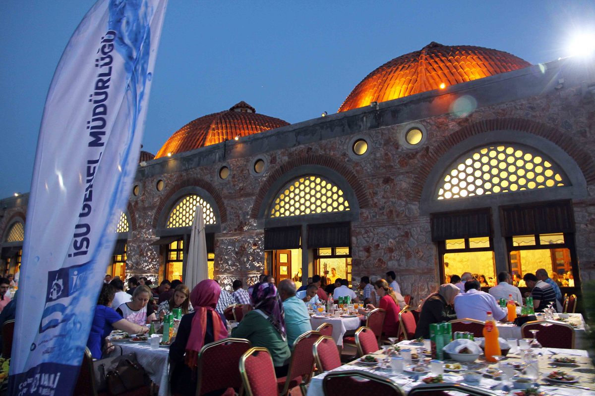 İKİNCİ İFTARI GÖLCÜK’ TE YAPILDI.