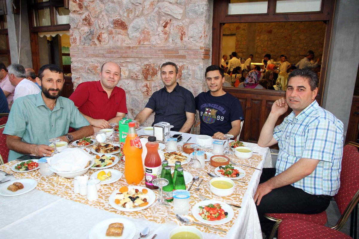 İKİNCİ İFTARI GÖLCÜK’ TE YAPILDI.