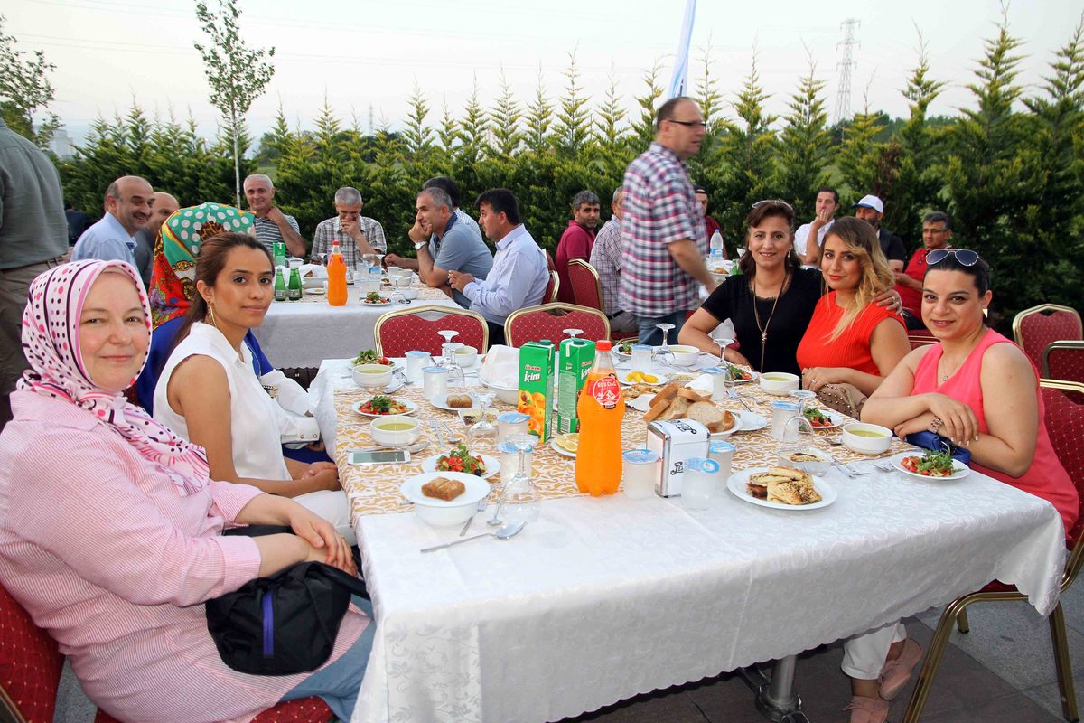 İKİNCİ İFTARI GÖLCÜK’ TE YAPILDI.