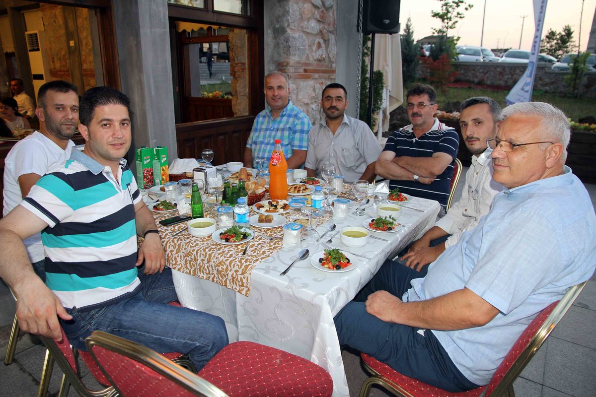 İKİNCİ İFTARI GÖLCÜK’ TE YAPILDI.