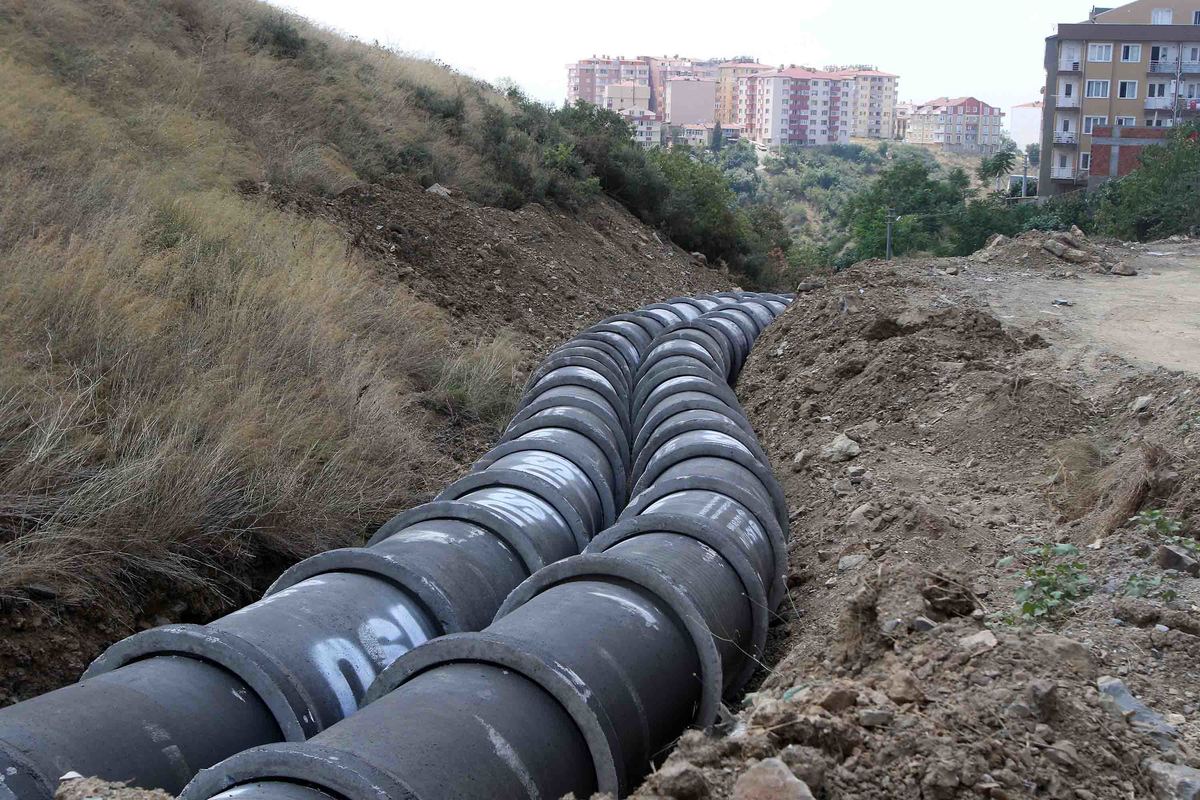 BAŞKAN KARAOSMANOĞLU,  TATLIKUYU’NUN 2. ETABINDA İNCELEME YAPTI