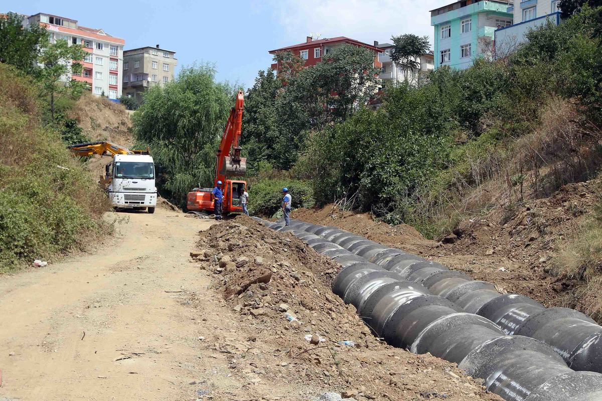 BAŞKAN KARAOSMANOĞLU,  TATLIKUYU’NUN 2. ETABINDA İNCELEME YAPTI