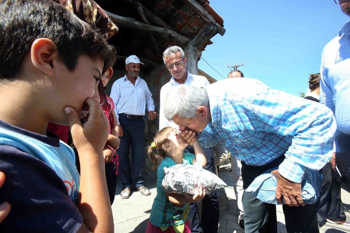   BAŞKAN KARAOSMANOĞLU, GEBZE’NİN SEKİZ KÖYÜNDE VATANDAŞLA BULUŞTU  