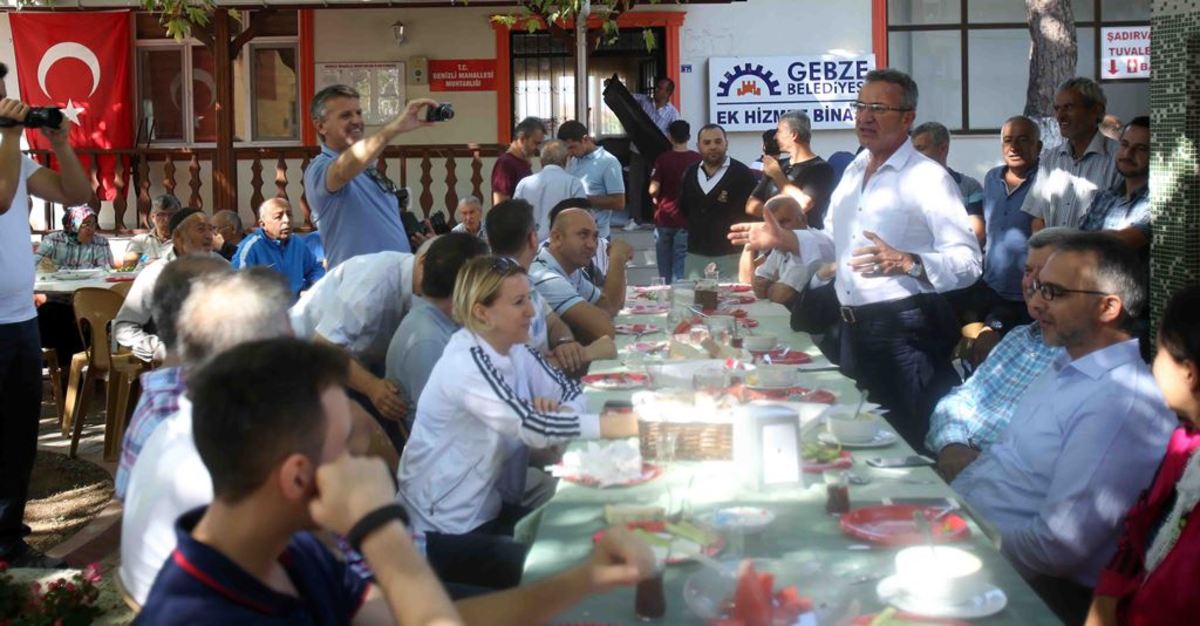   BAŞKAN KARAOSMANOĞLU, GEBZE’NİN SEKİZ KÖYÜNDE VATANDAŞLA BULUŞTU  