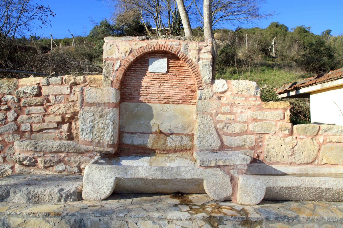 TARİHİ MİRASA KATKI; KÖRFEZ KIYIRLI HACI İBRAHİM ÇEŞMESİ RESTORE EDİLDİ.