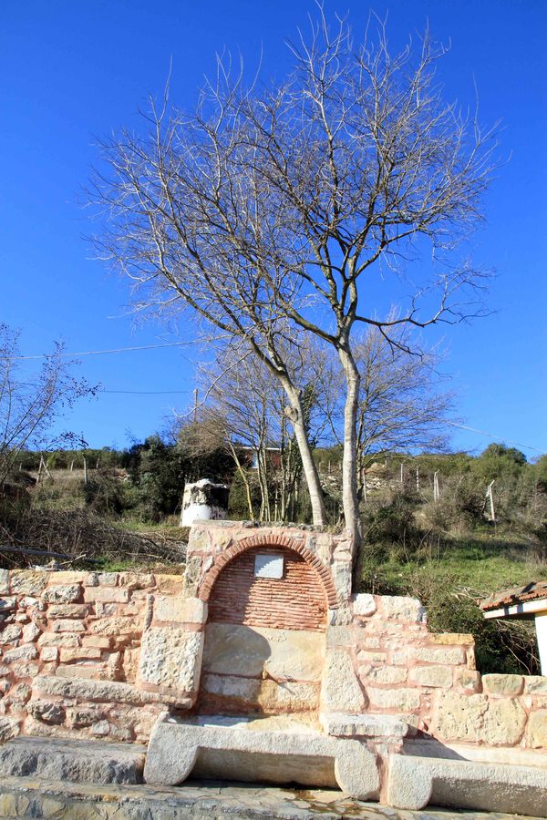 TARİHİ MİRASA KATKI; KÖRFEZ KIYIRLI HACI İBRAHİM ÇEŞMESİ RESTORE EDİLDİ.
