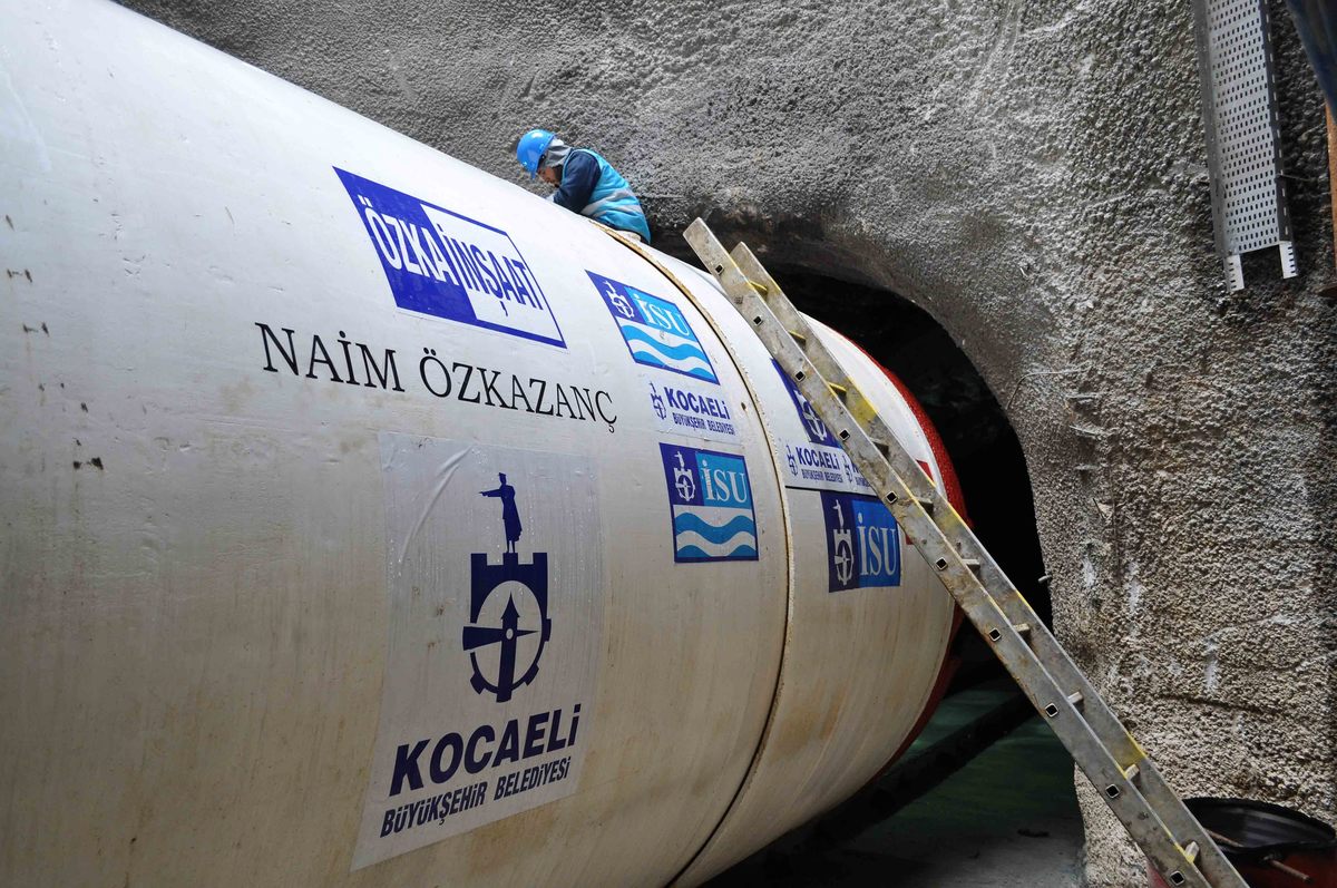 GEBZE - DARICA SAHİL ATIKSU KOLEKTÖR HATTI İÇİN DEV MAKİNE TÜNELE KONULDU
