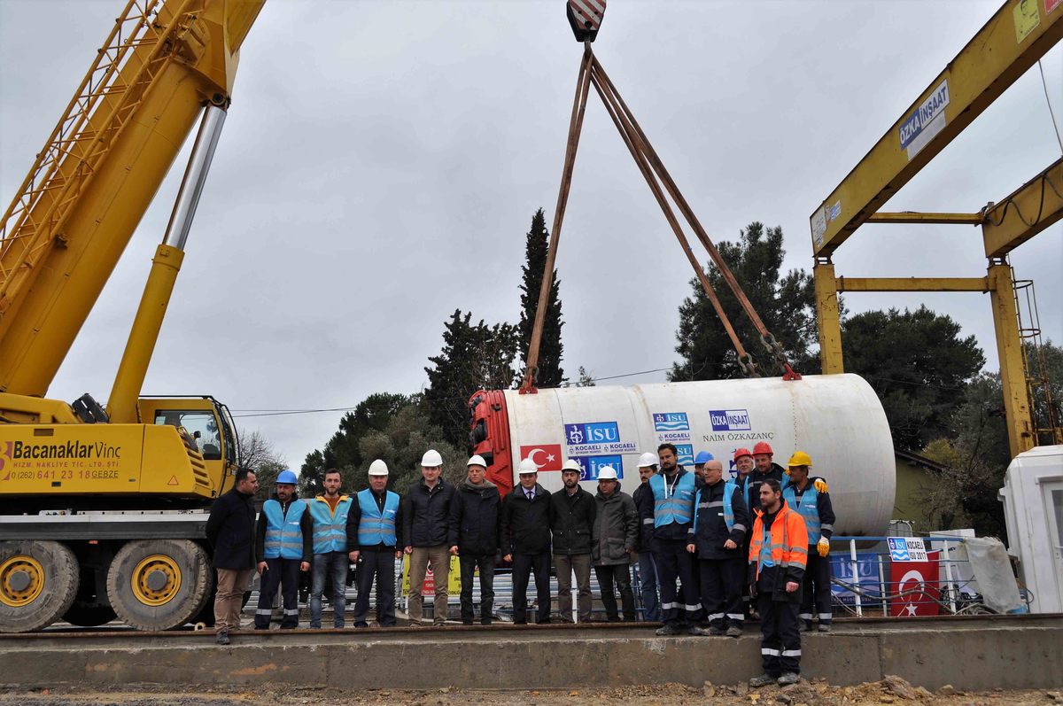 GEBZE - DARICA SAHİL ATIKSU KOLEKTÖR HATTI İÇİN DEV MAKİNE TÜNELE KONULDU