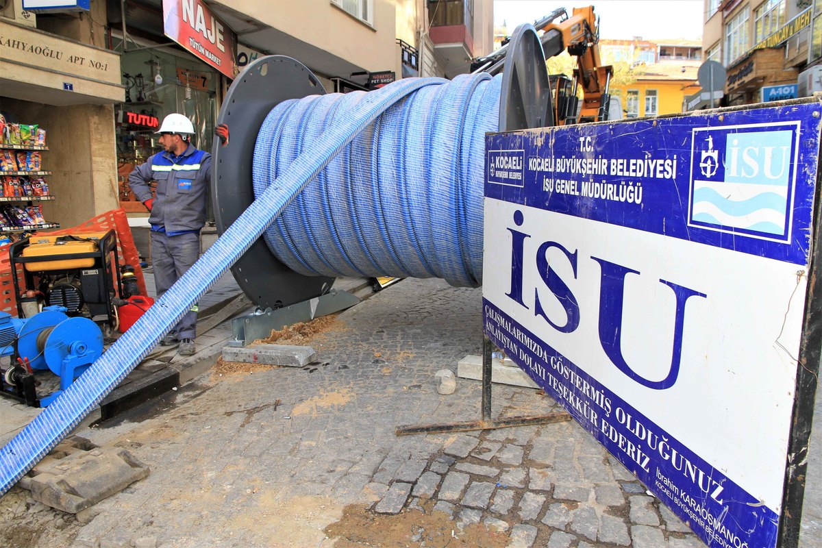 İSU KAZI YAPMADAN İÇMESUYU HATTINI YENİLEDİ