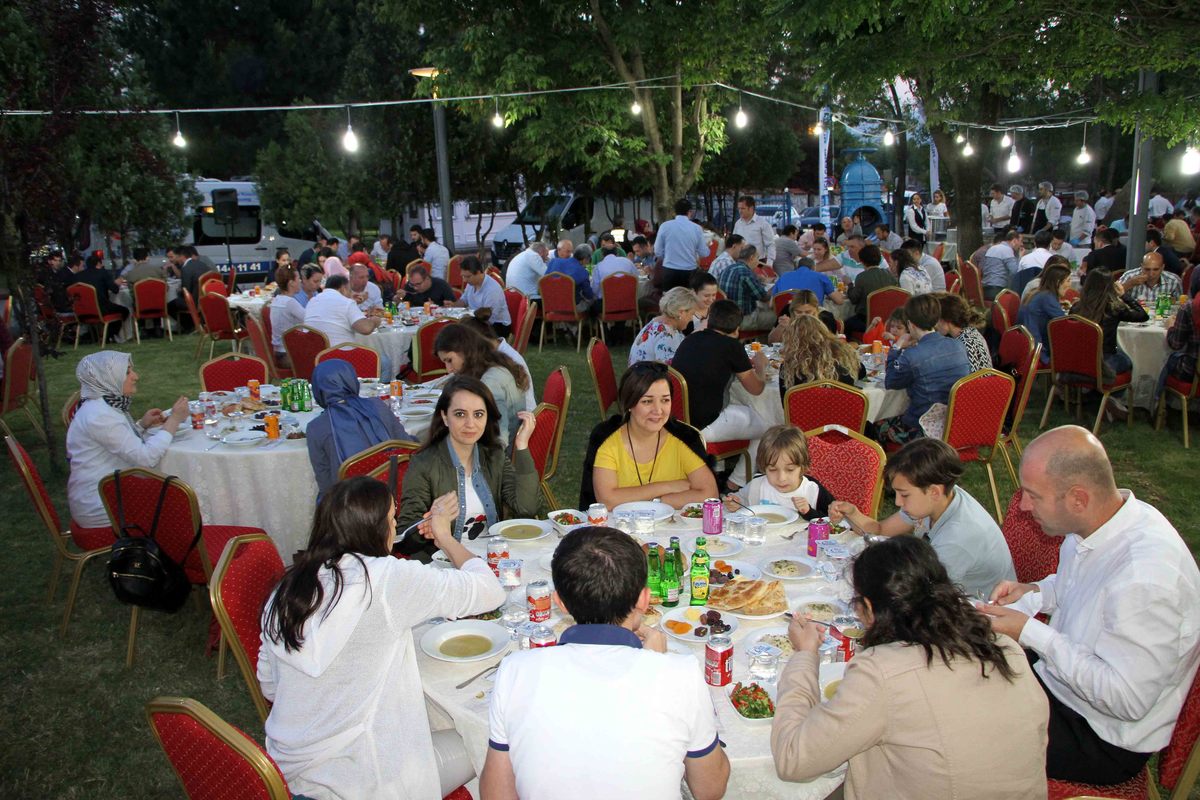 İSU’DA MUHTEŞEM İFTAR PROGRAMI