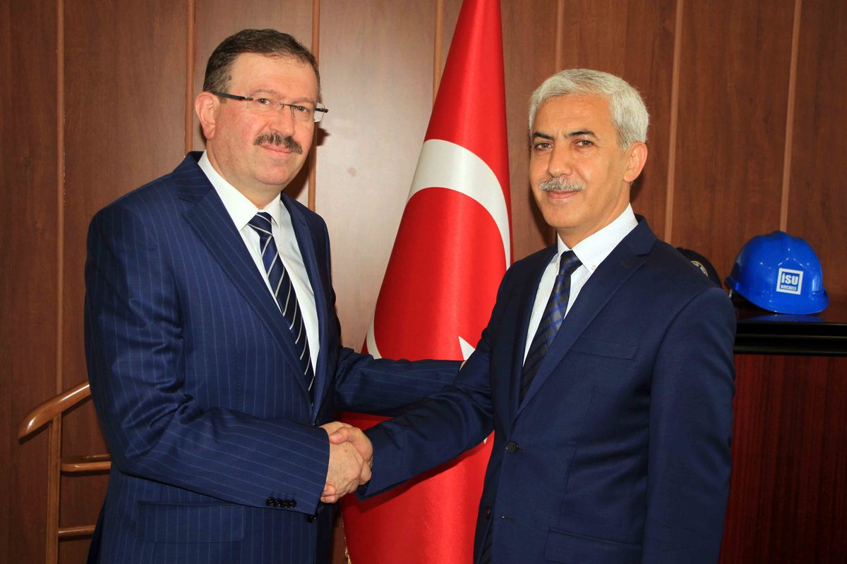 İSU’DA GENEL MÜDÜRLÜK DEVİR TESLİMİ YAPILDI.