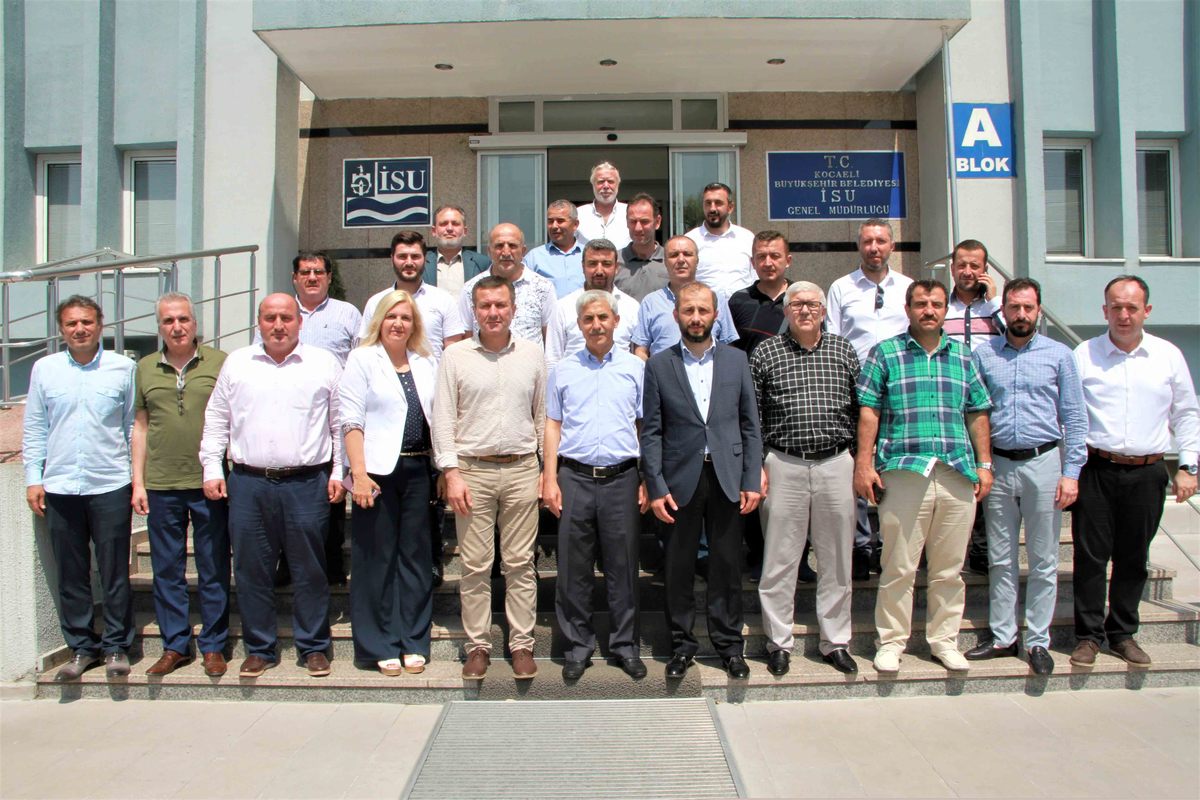 AK PARTİ İZMİT İLÇE YÖNETİMİ İLE BELEDİYE MECLİS ÜYELERİNDEN HAYIRLI OLSUN ZİYARETİ