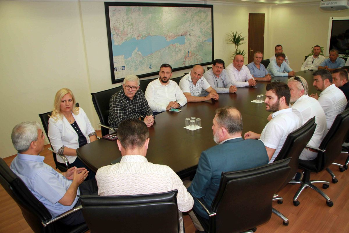AK PARTİ İZMİT İLÇE YÖNETİMİ İLE BELEDİYE MECLİS ÜYELERİNDEN HAYIRLI OLSUN ZİYARETİ