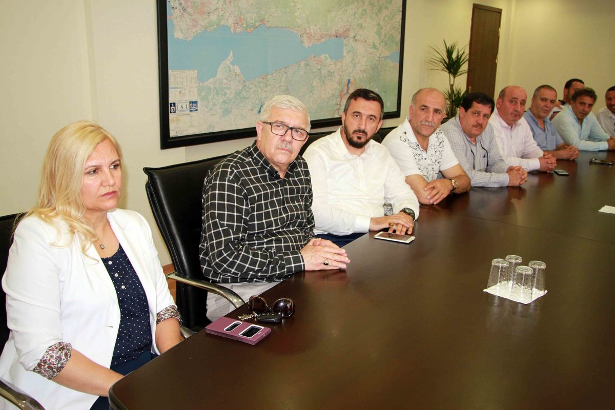 AK PARTİ İZMİT İLÇE YÖNETİMİ İLE BELEDİYE MECLİS ÜYELERİNDEN HAYIRLI OLSUN ZİYARETİ