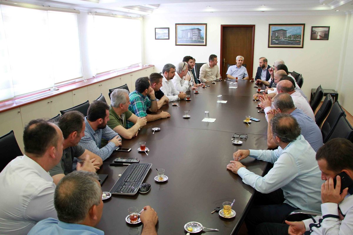 AK PARTİ İZMİT İLÇE YÖNETİMİ İLE BELEDİYE MECLİS ÜYELERİNDEN HAYIRLI OLSUN ZİYARETİ