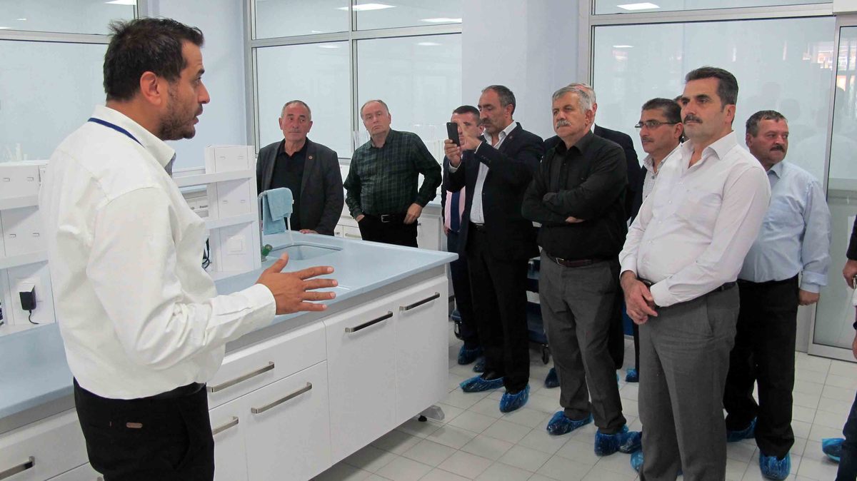 KARTEPE MAHALLE MUHTARLARI İSU TESİSLERİNİ YERİNDE İNCELEDİ.