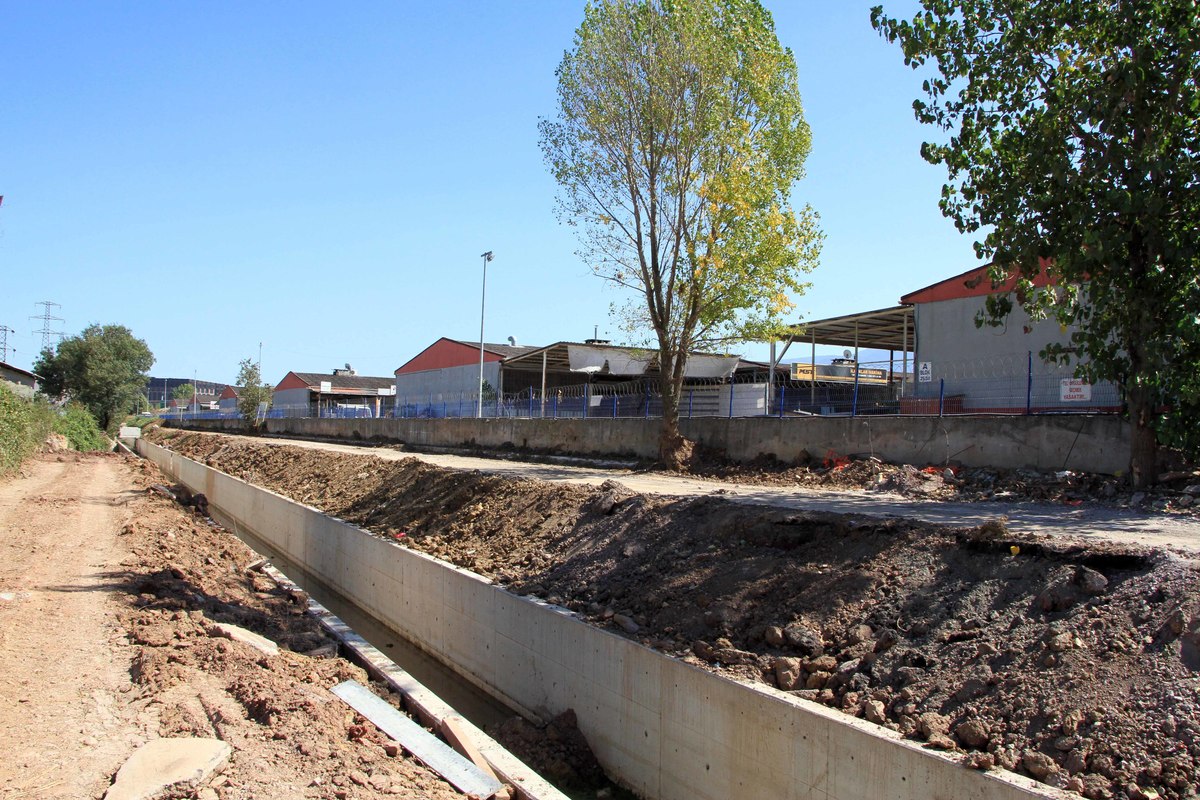 KARTEPE BAHÇELİEVLER’DE YAĞMURSUYU PROBLEMİNE SON 