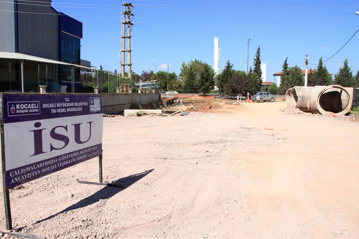 KARTEPE BAHÇELİEVLER’DE YAĞMURSUYU PROBLEMİNE SON 
