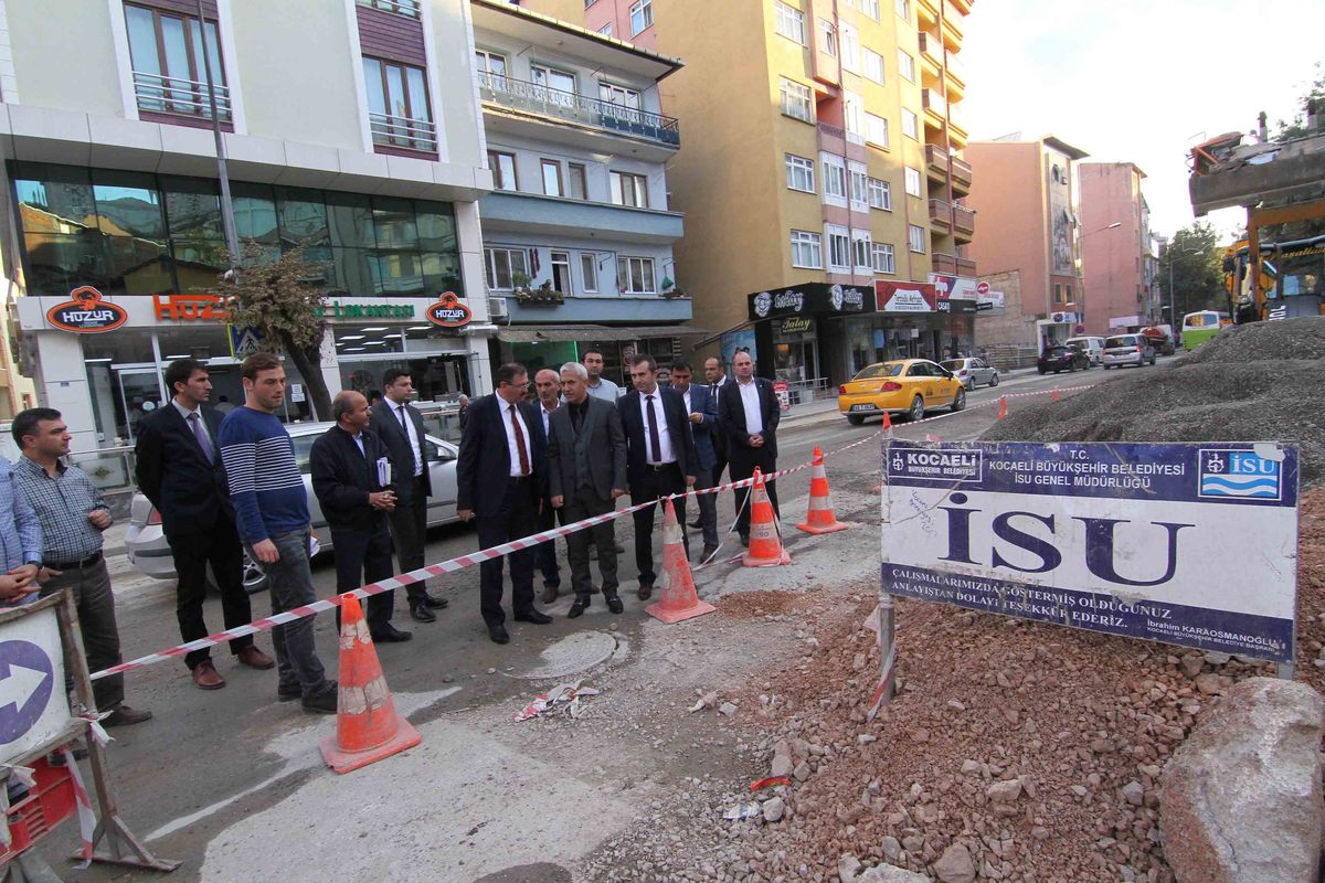 İZMİT TURAN GÜNEŞ’TE ALTYAPI ÇALIŞMALARI İNCELENDİ