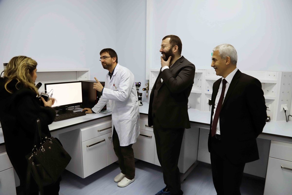 BİLİM ADAMLARINDAN İSU MERKEZ LABORATUVARINDA İNCELEME