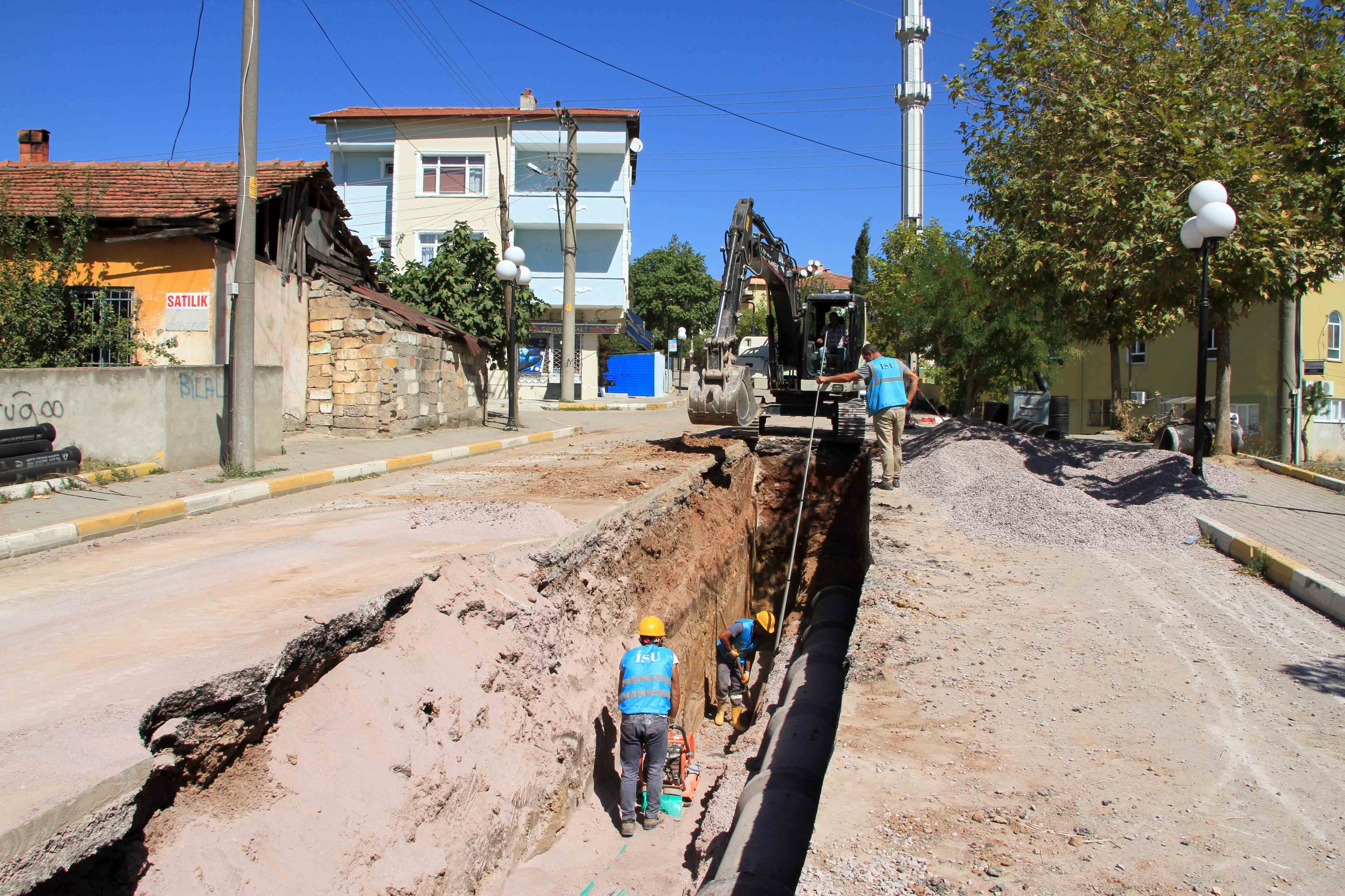 DERİNCE’YE HAYAT KATAN ALTYAPI YATIRIMI SÜRÜYOR