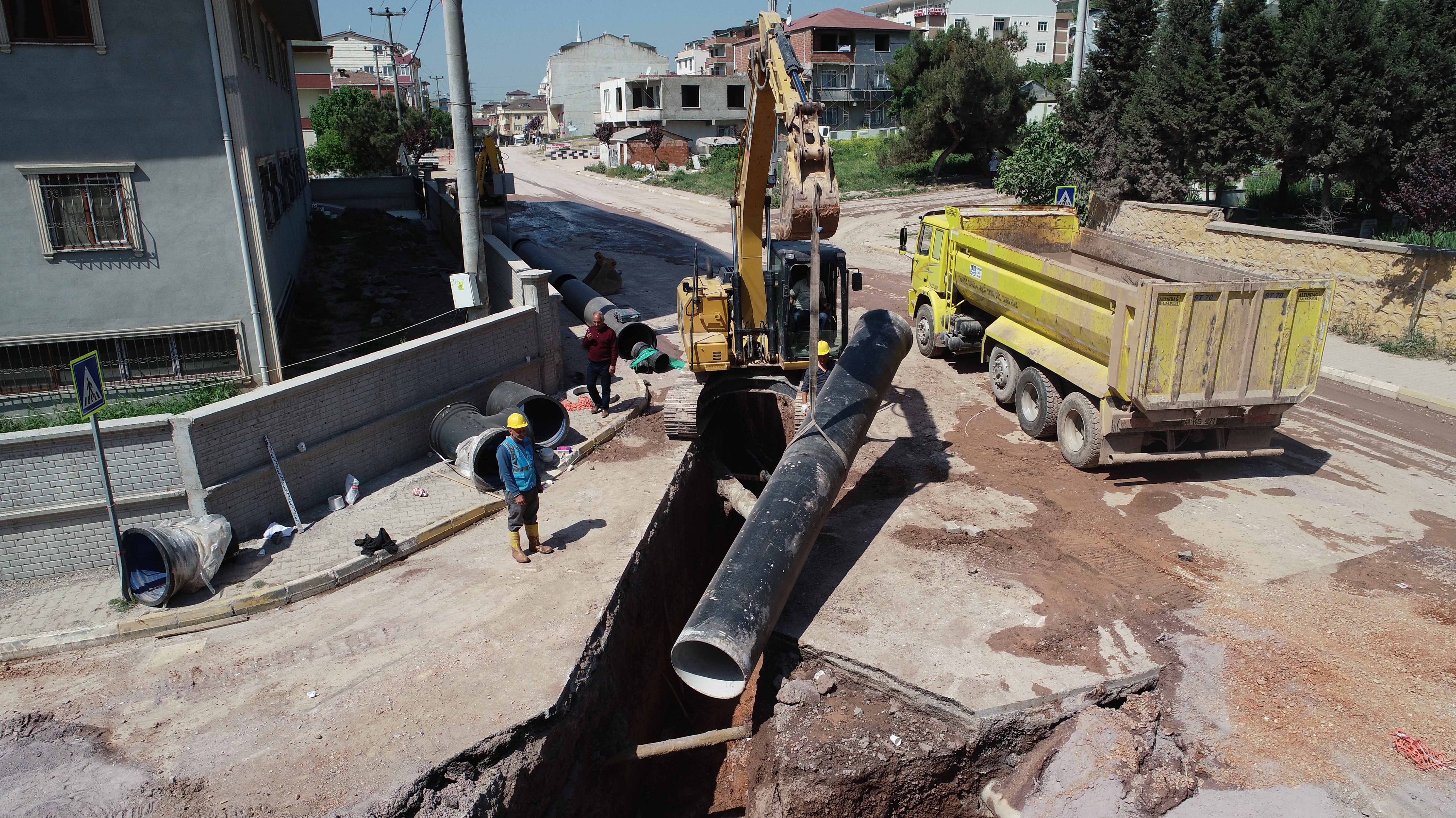   KÖRFEZ İLÇESİ’NİN ALTYAPISI YENİLENİYOR